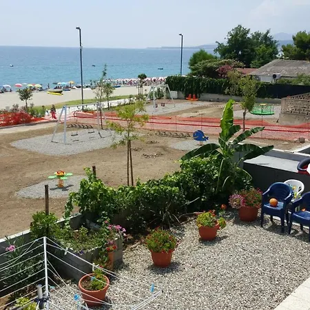 Casa vacanze Grand Luxe En Bord De Mer Gasperina